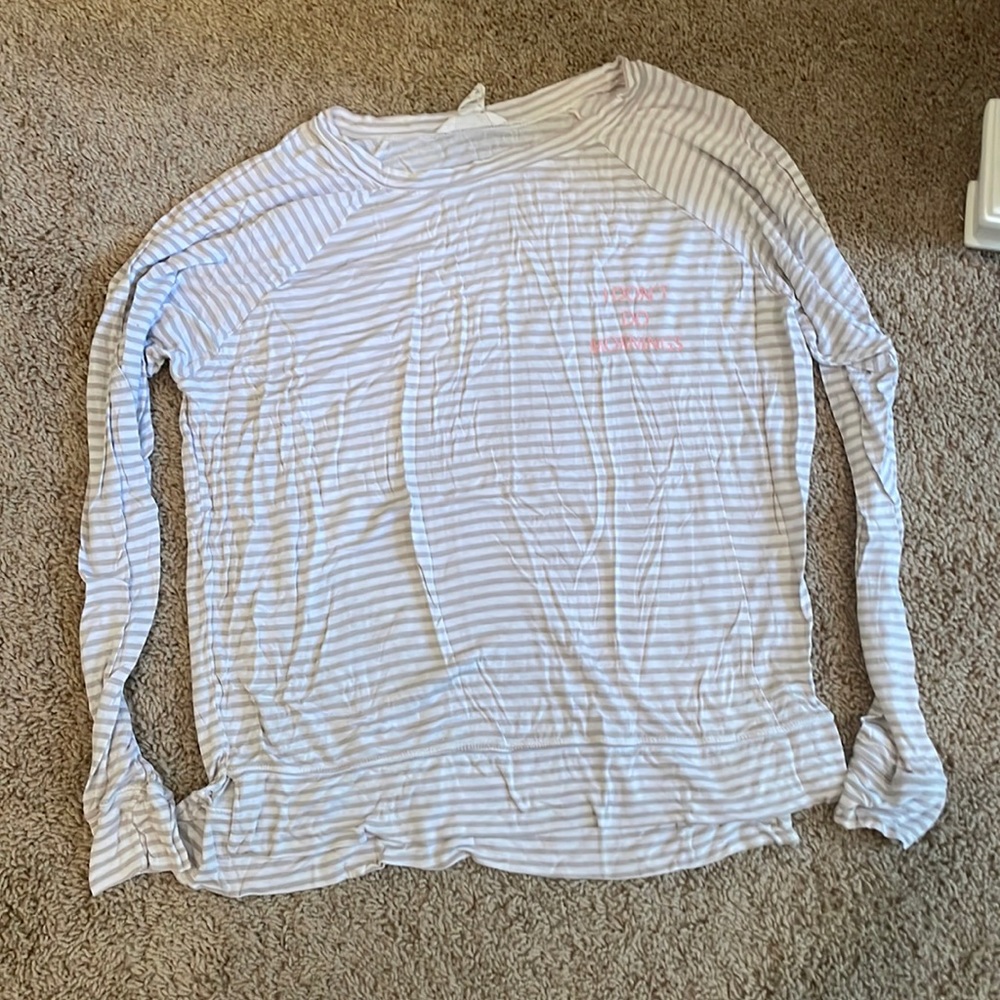 Women’s sleep shirt long sleeve size Medium